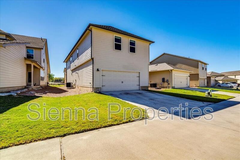 Dripping Springs: Big Sky Ranch: 3 BD 2.5 BA Home for Rent property image