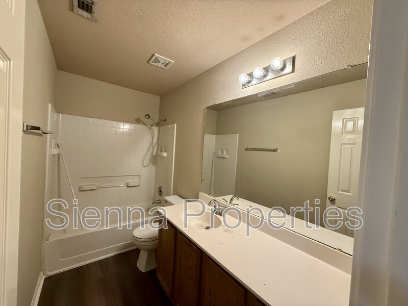 Buda: Whispering Hollow property image