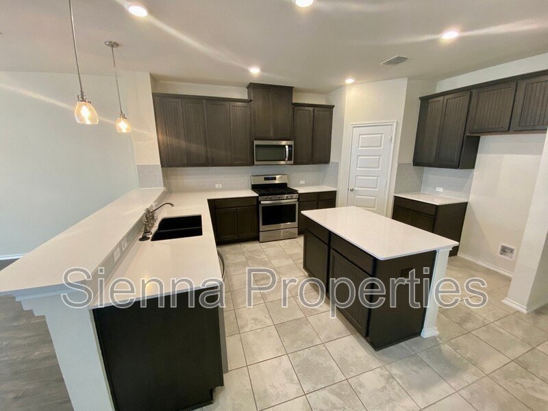 Live on the Golf Course at Star Ranch!! 4BD 3BA Home for Rent...Hutto Texas property image