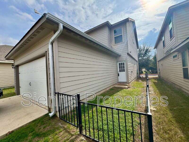 Dripping Springs: Texas Heritage Subdv: 3BD 2.5BA Home for Lease property image