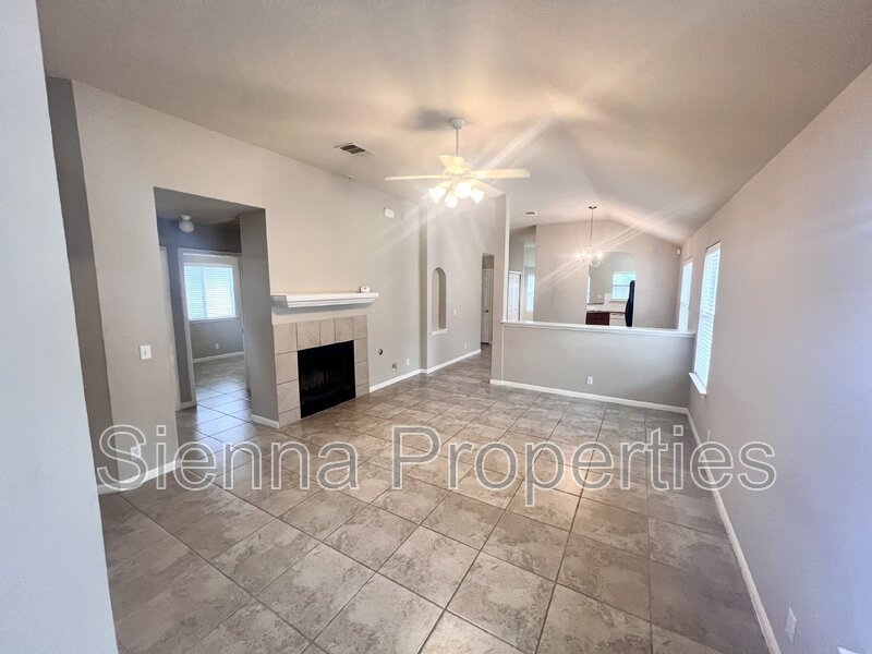 Nice 3BD 2BA Home in east Austin...Close to Tesla and the Airport property image
