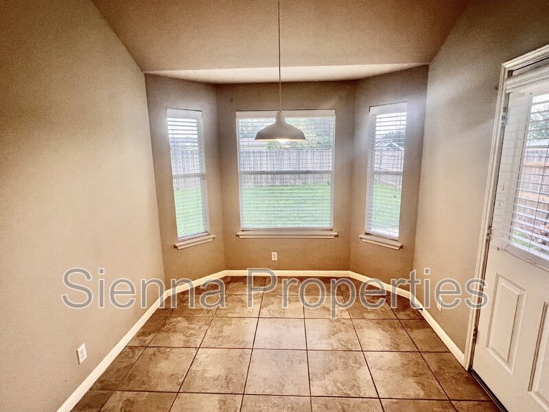 Nice 3BD 2BA Home in east Austin...Close to Tesla and the Airport property image
