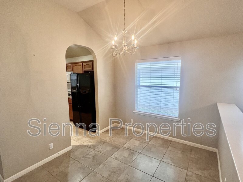 Nice 3BD 2BA Home in east Austin...Close to Tesla and the Airport property image