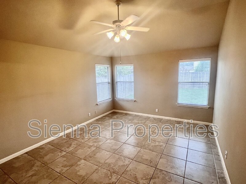 Nice 3BD 2BA Home in east Austin...Close to Tesla and the Airport property image