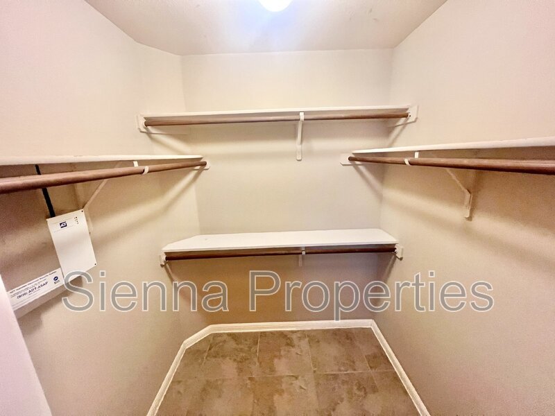 Nice 3BD 2BA Home in east Austin...Close to Tesla and the Airport property image