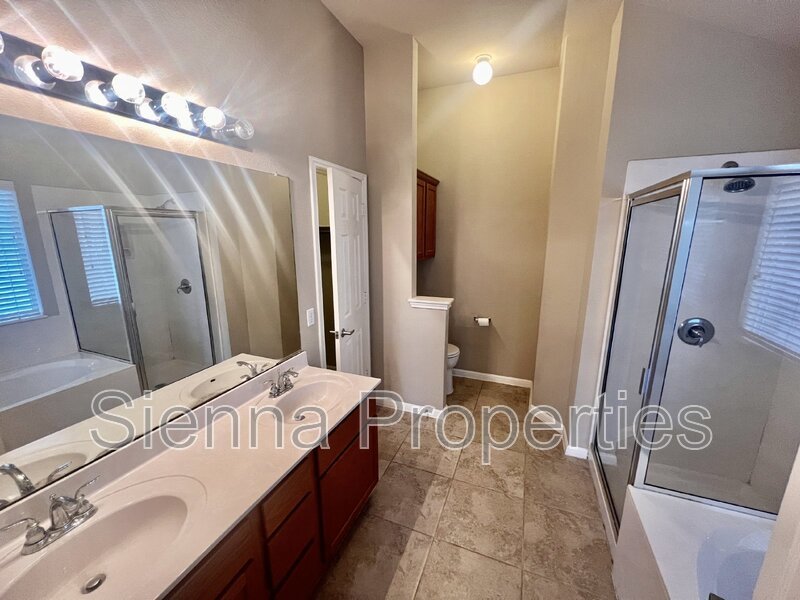 Nice 3BD 2BA Home in east Austin...Close to Tesla and the Airport property image