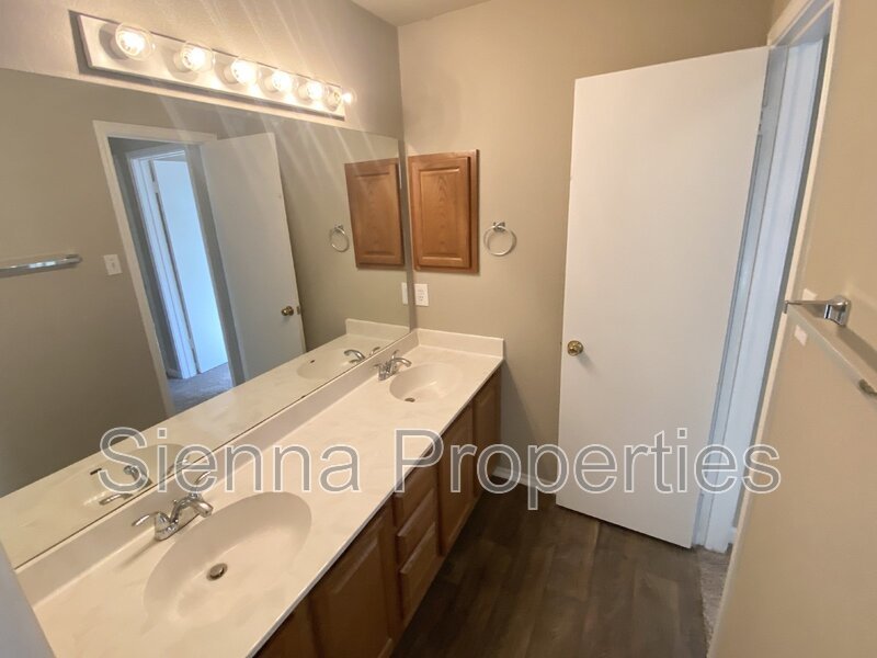 East Austin: Springfield Meadows: 4BD 2.5BA Home for Lease property image