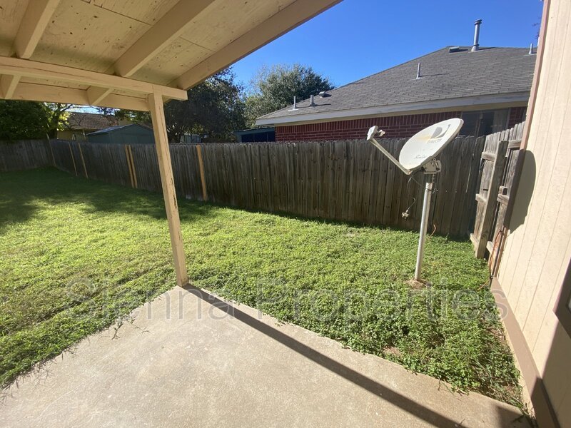 East Austin: Springfield Meadows: 4BD 2.5BA Home for Lease property image