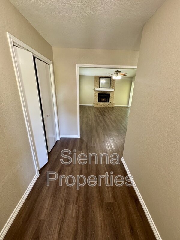 South Austin: 3 Bed 2 Bath Home For Lease property image