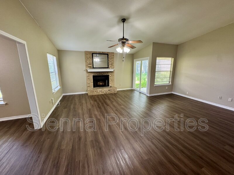 South Austin: 3 Bed 2 Bath Home For Lease property image