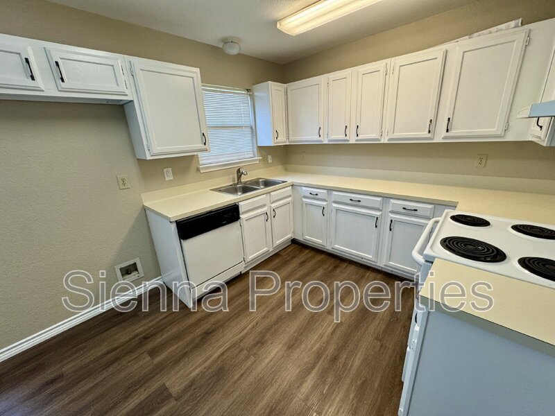 South Austin: 3 Bed 2 Bath Home For Lease property image