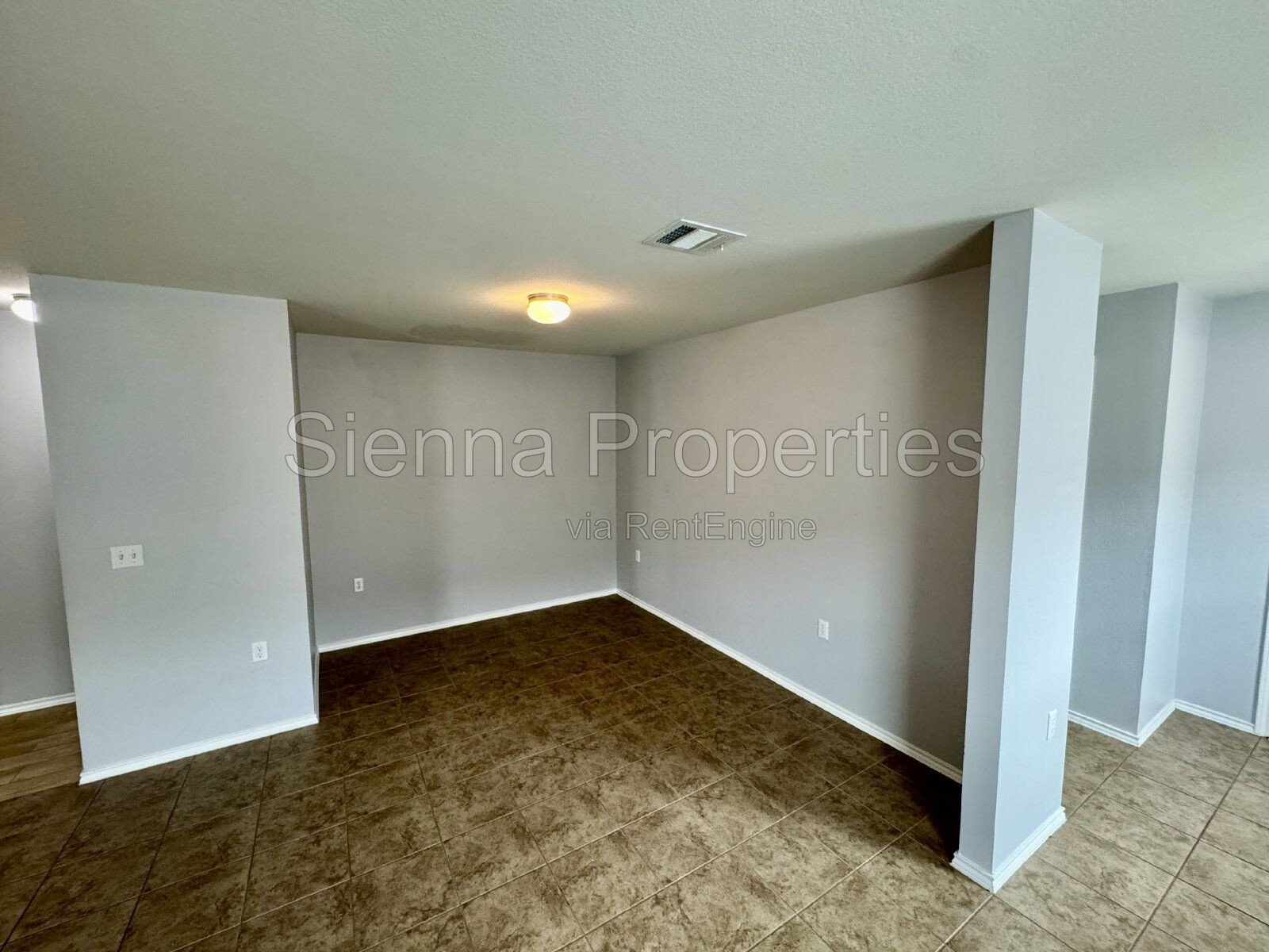 3BD 2BA in the Woodland Hills Community: East Austin property image