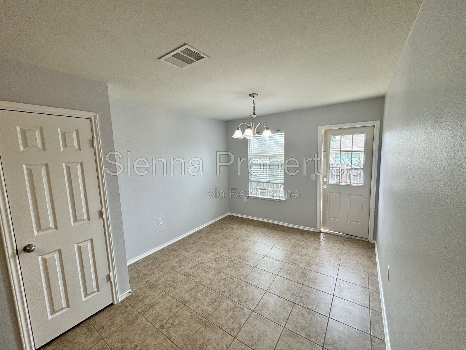3BD 2BA in the Woodland Hills Community: East Austin property image