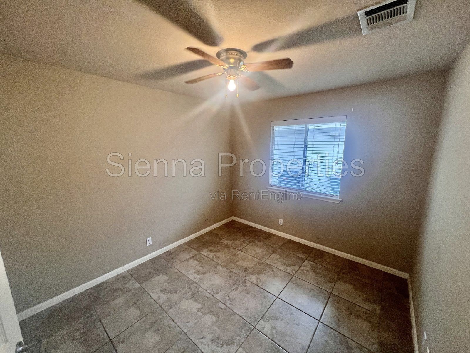 Nice 3BD 2BA Home in east Austin...Close to Tesla and the Airport property image