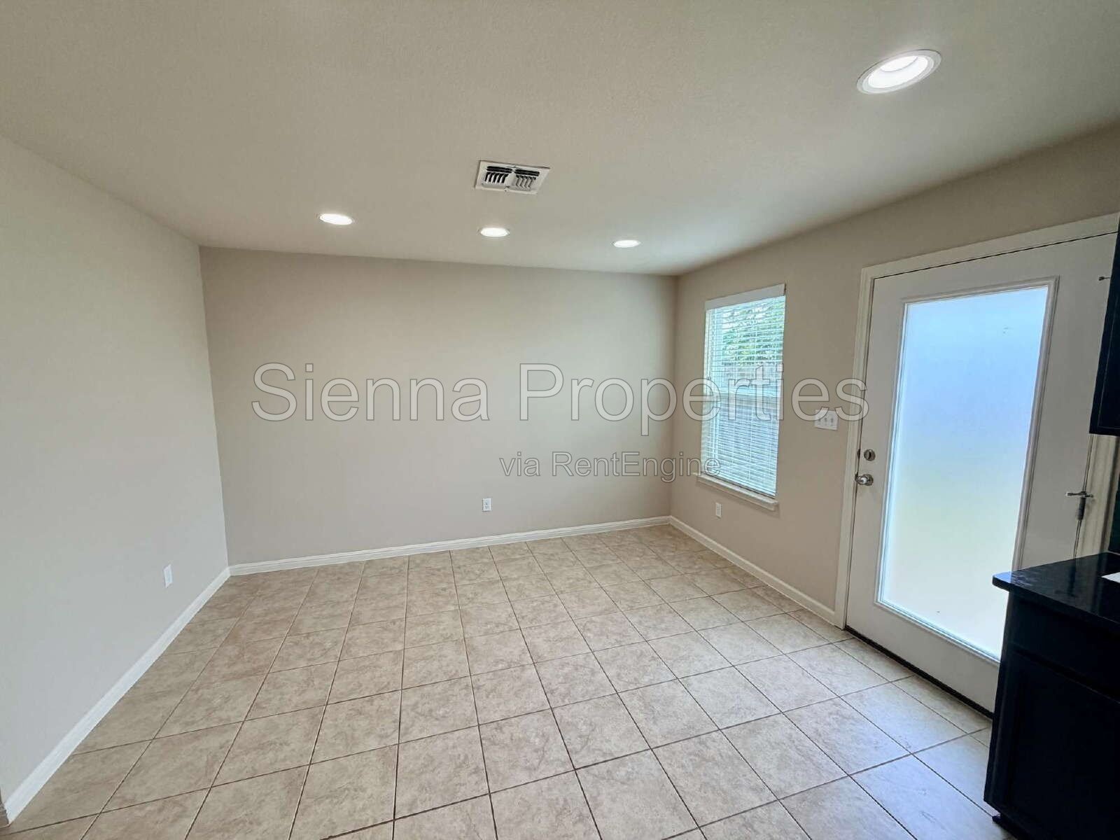 3 Bed / 2.5 Bath Home in Blanco Vista property image