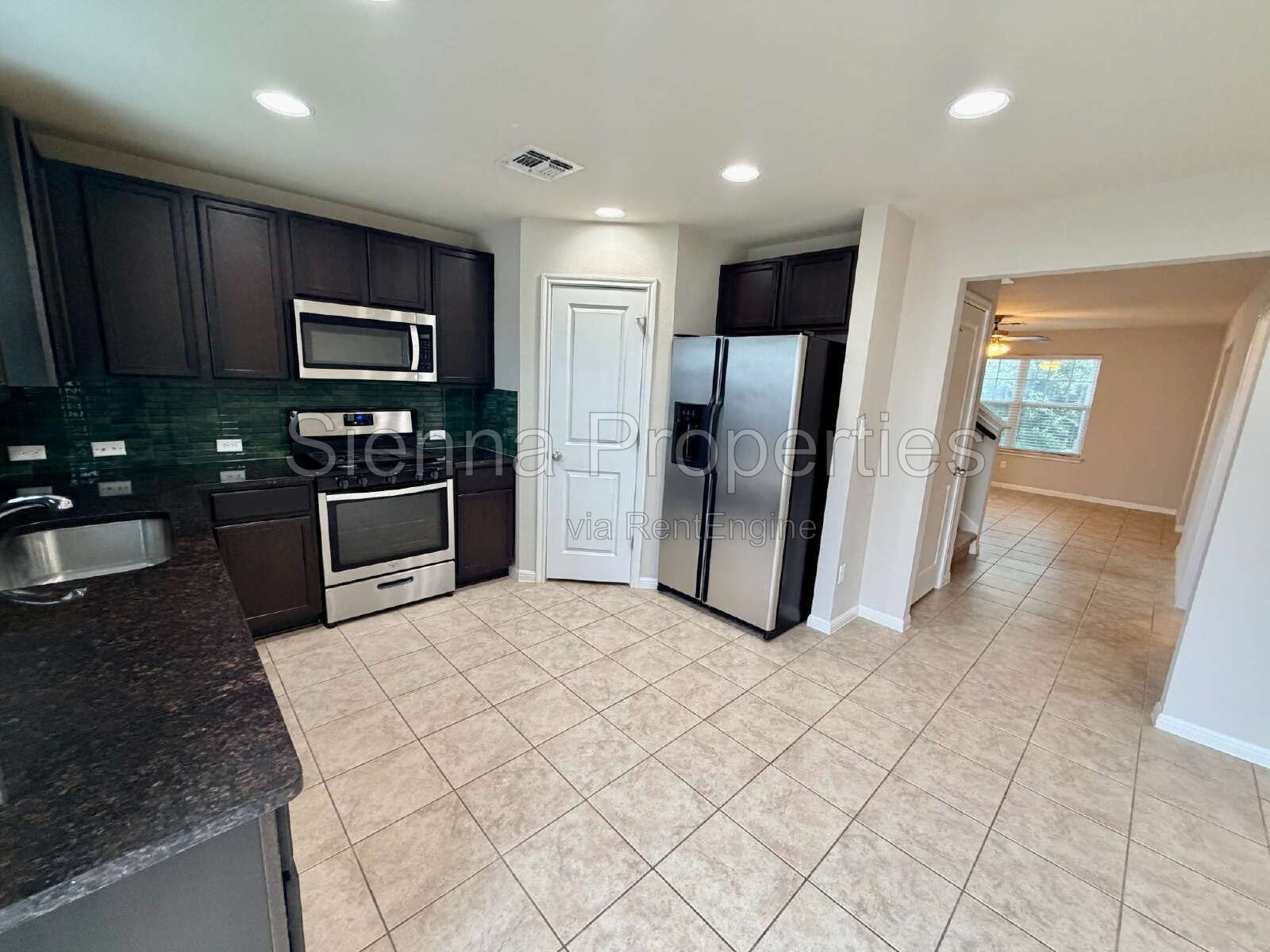3 Bed / 2.5 Bath Home in Blanco Vista property image