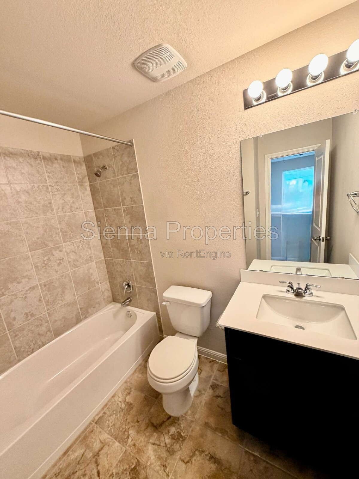 3 Bed / 2.5 Bath Home in Blanco Vista property image