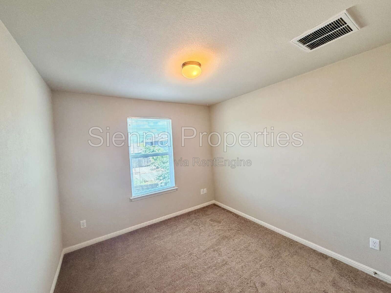 3 Bed / 2.5 Bath Home in Blanco Vista property image