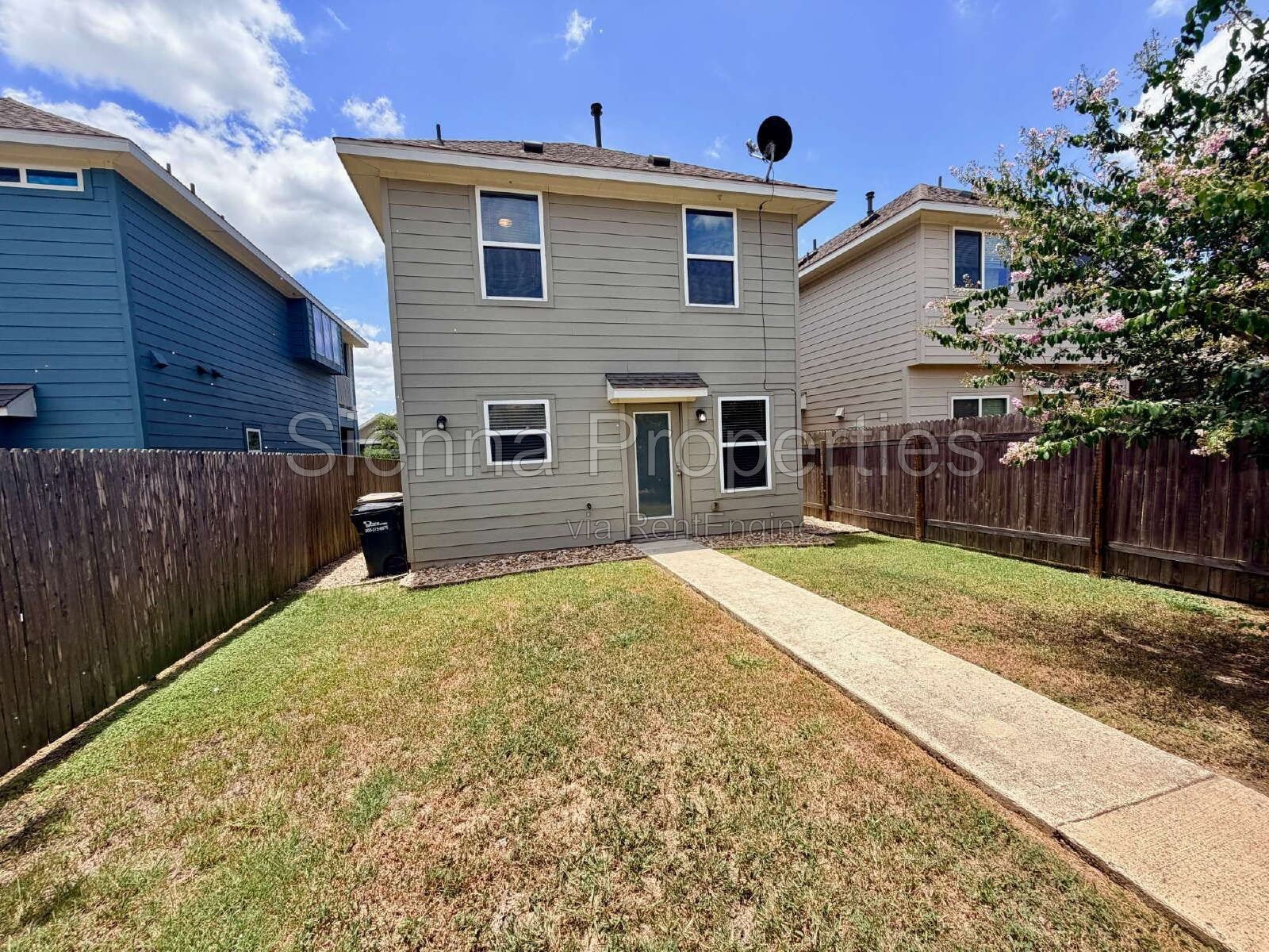 3 Bed / 2.5 Bath Home in Blanco Vista property image
