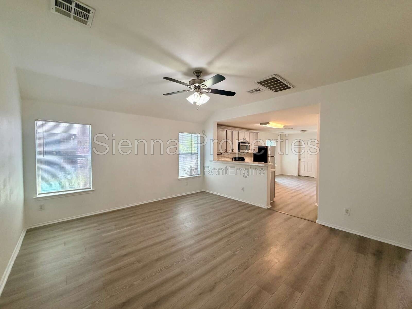 Buda: Shadow Creek: 3BD 2BA Corner Lot for Rent property image