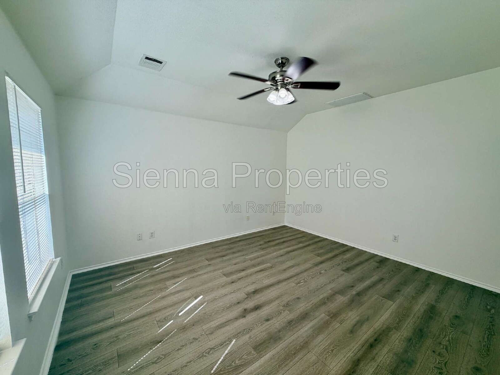 Buda: Shadow Creek: 3BD 2BA Corner Lot for Rent property image