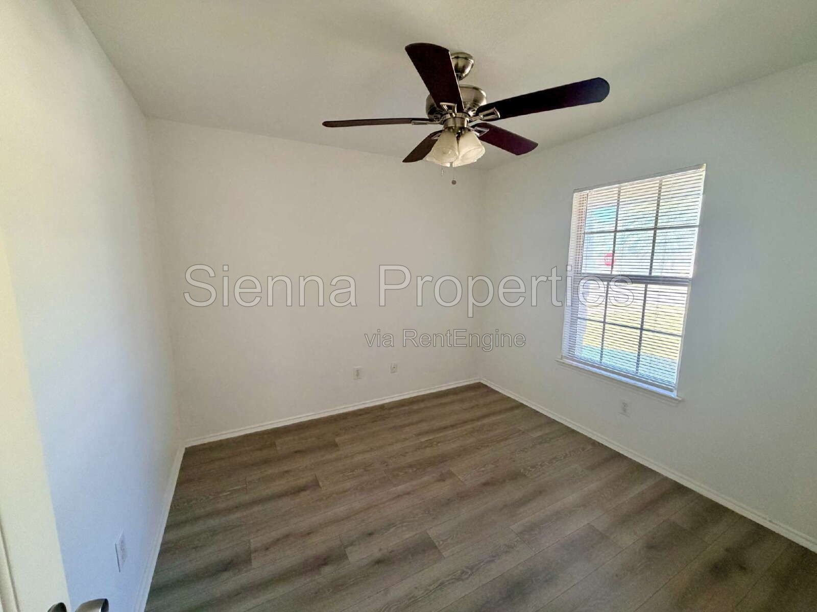 Buda: Shadow Creek: 3BD 2BA Corner Lot for Rent property image