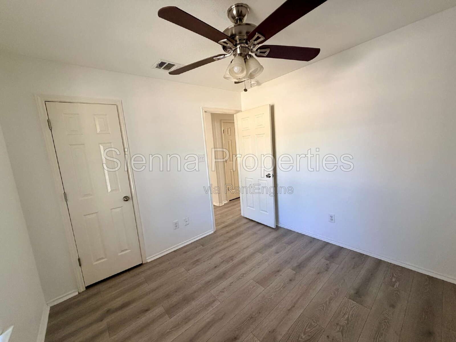 Buda: Shadow Creek: 3BD 2BA Corner Lot for Rent property image