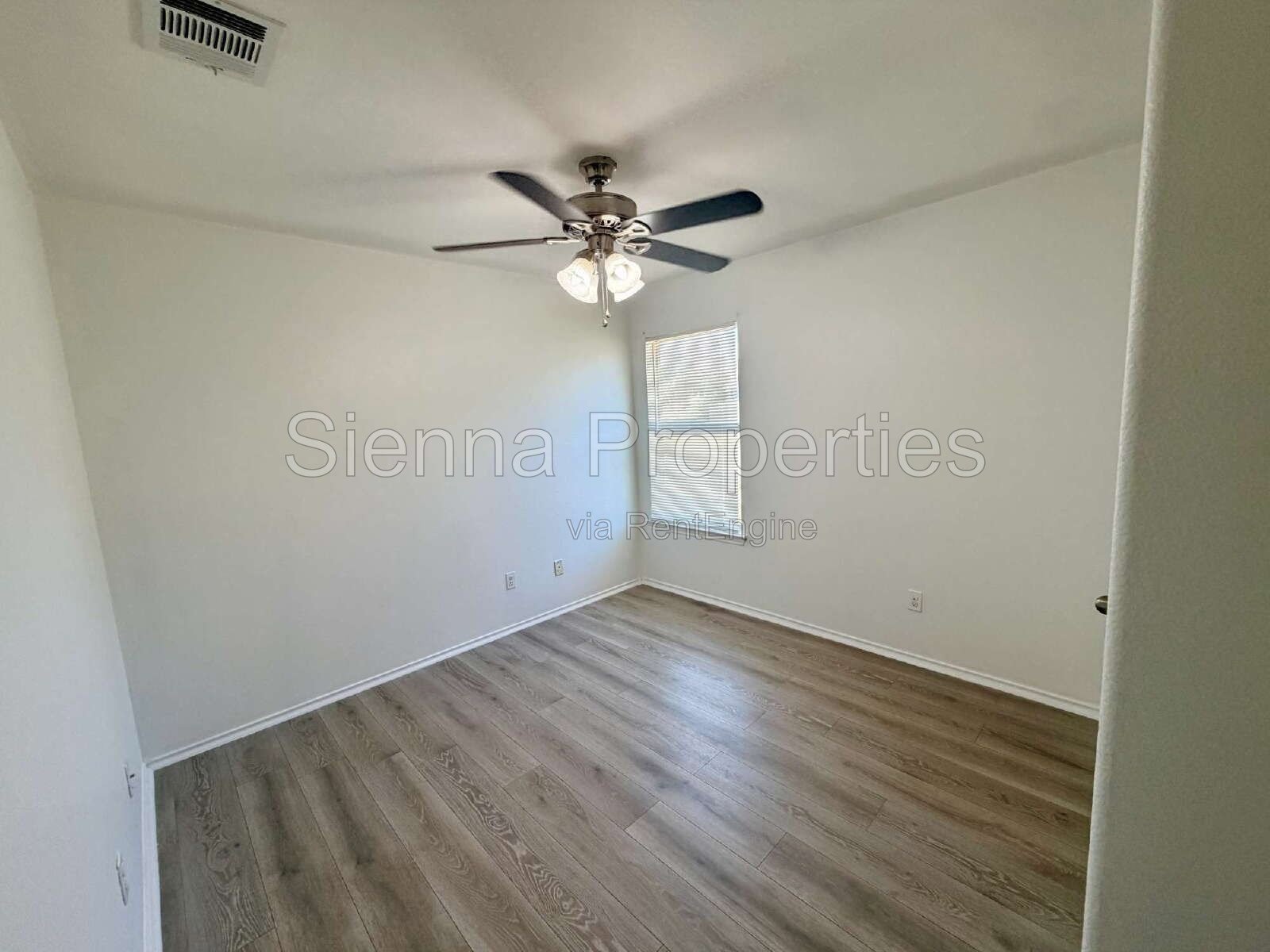Buda: Shadow Creek: 3BD 2BA Corner Lot for Rent property image