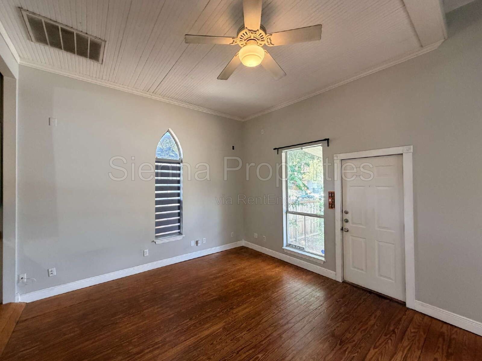 1BD 1BA with Loft: Minutes to UT and DT Austin. property image
